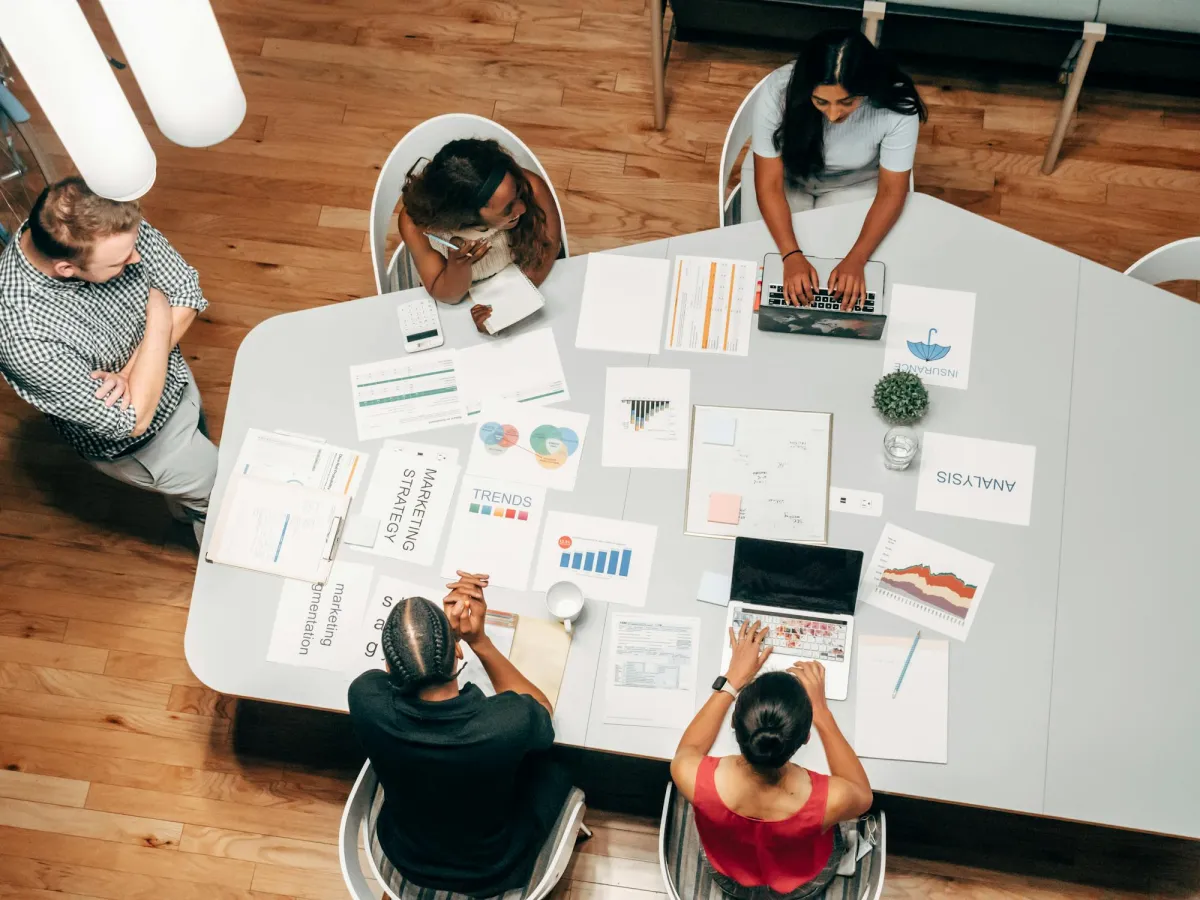 Schéma scoring automatique des leads par agent IA - intégration CRM HubSpot Salesforce, score en temps réel