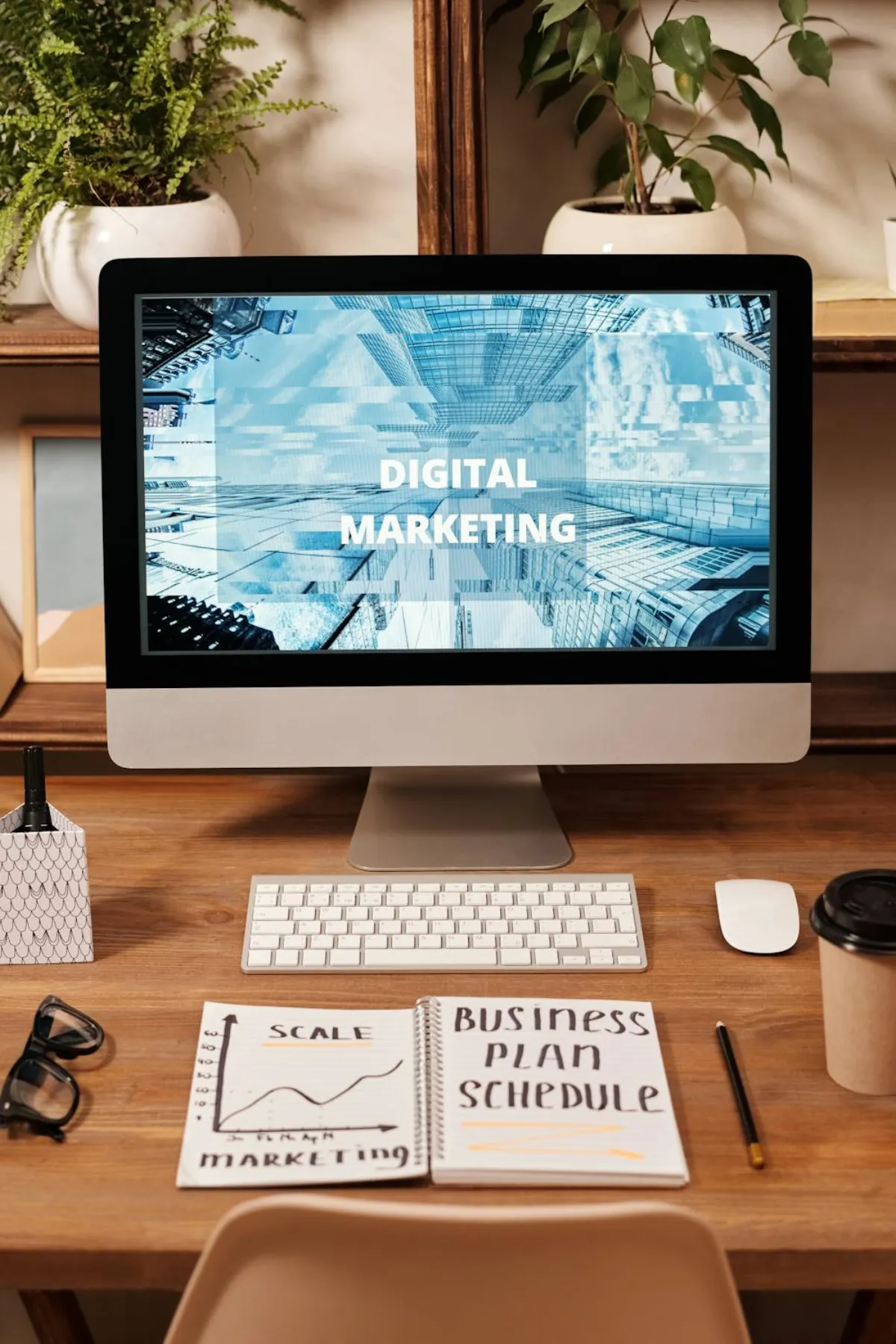 Équipe commerciale utilisant l'intelligence artificielle pour qualifier les prospects